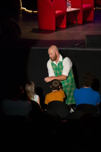 2015-Ty Catch scene 1-©lesDayconnades